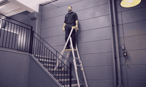 choosing a painting ladder