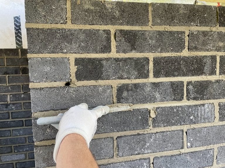 What is a Bricklayer? Bricklayers Job Role